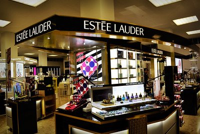 Estée Lauder Begins Long Recovery After Years of Sales Decline